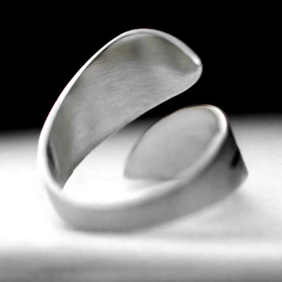 Brand New For Spring Robin Bird Nature Lover Theme Silver Dipped Cuff Ring - Picture 3 of 6